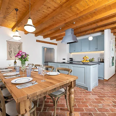 Luxury Paolina With Private Pool Holiday home Rapavel
